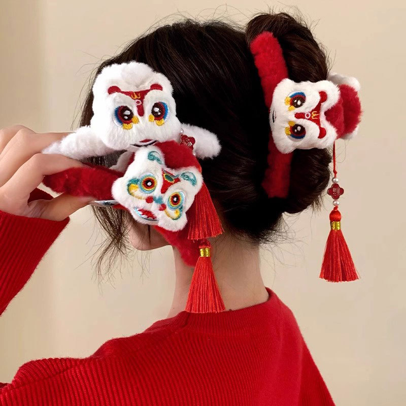 Travel Accessories Aesthetic - 1 buah Jepit Rambut Bulu Singa